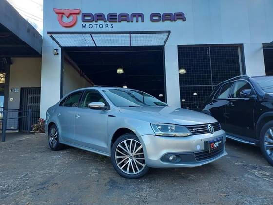 VOLKSWAGEN JETTA 2.0 TSI HIGHLINE 200CV GASOLINA 4P TIPTRONIC VOLKSWAGEN JETTA 2.0 TSI HIGHLINE 200CV GASOLINA 4P TIPTRONIC
